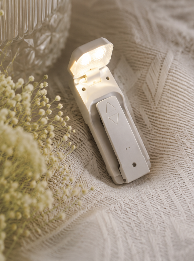 Noxli LumiRead™ — Lampe de lecture & chargeur USB 2-en-1